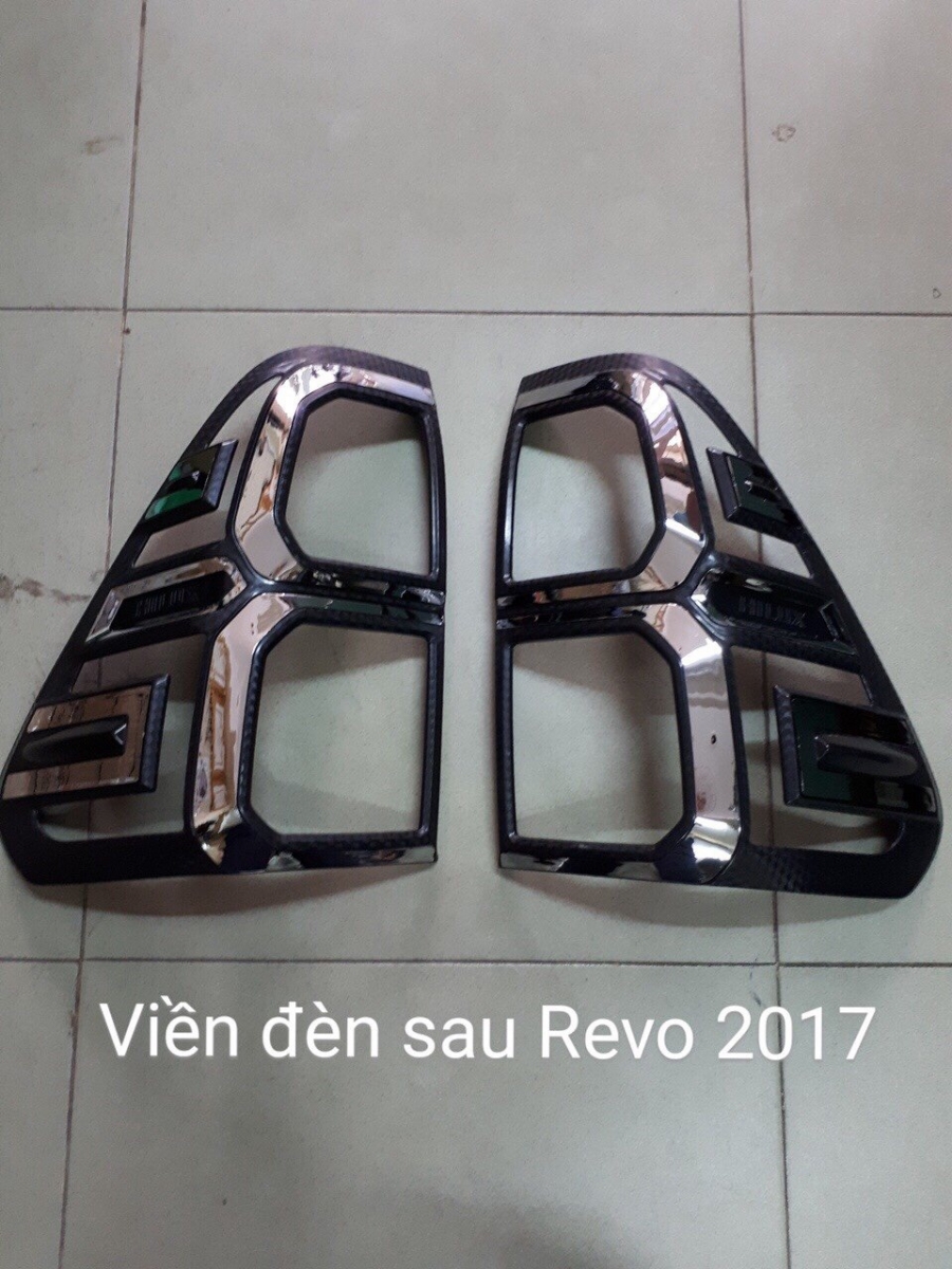 VIỀN ĐÈN SAU XE HILUX REVO - ĐỒ LẮP ĐẶT THÊM CHO HILUX REVO